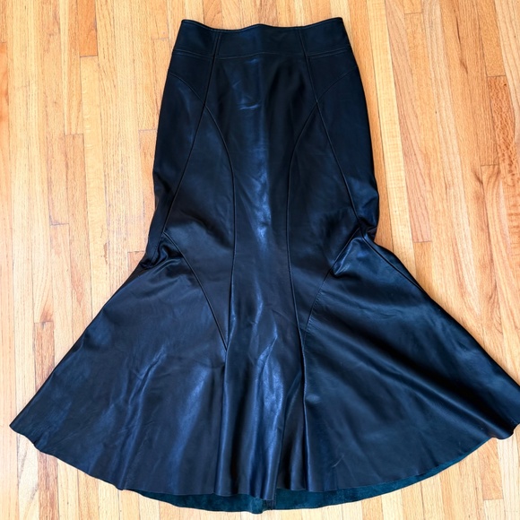 Danier Vintage 90s Soft Black Leather Mermaid Maxi Skirt - Picture 4 of 8